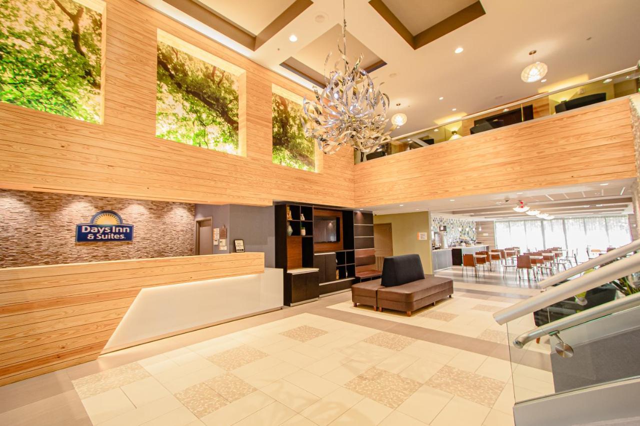 Days Inn & Suites By Wyndham Fort Myers Near Jetblue Park Buitenkant foto
